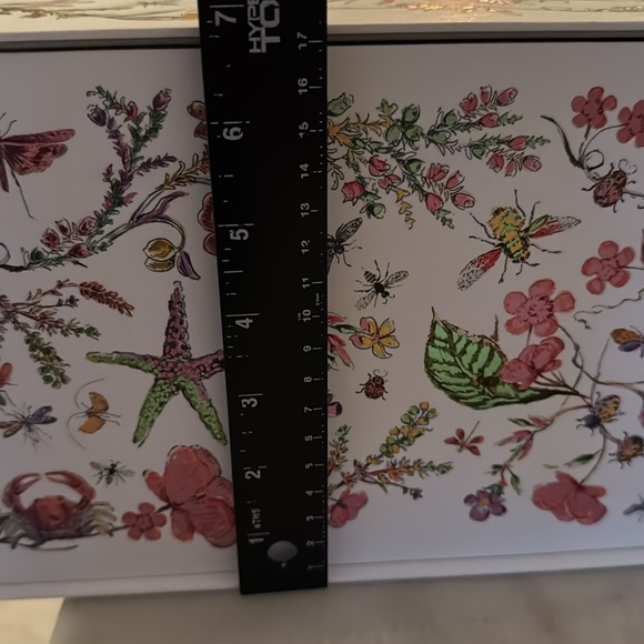 Dior Large Decorative Box - Floral Design with Tissue Paper & Ribbon - Picture 4 of 12